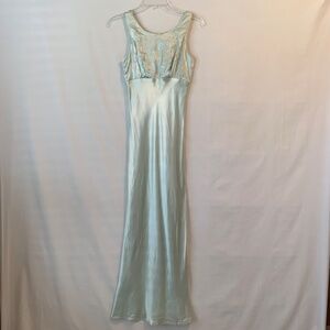 Light Green Satin Flower Sequined Sleeveless Dress Size 3/4